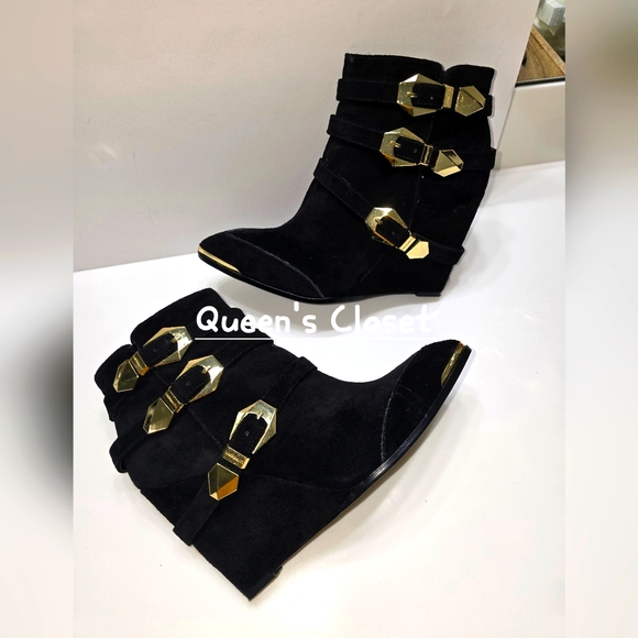 VINCE CAMUTO| Suede Wedge Bootie| Size US 9 - Picture 4 of 4